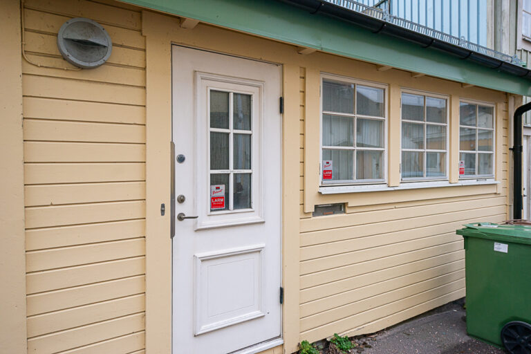 Lokal 6448-5002 entrédörr