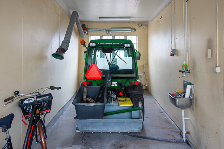 Lokal 6448-5002 garage