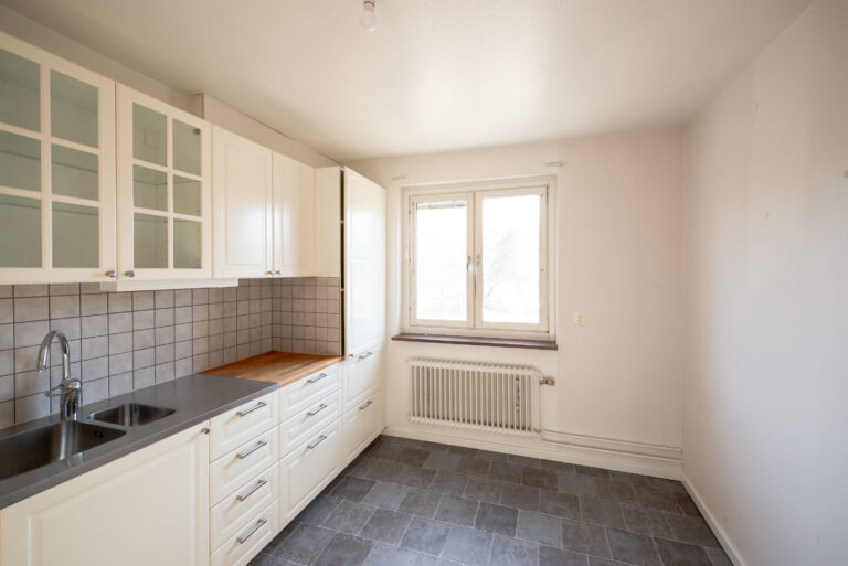 15e25310021a4e15a2a9fb15bcee1098