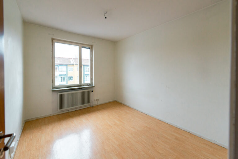 89643f28d75242b79d7e3e642665945c