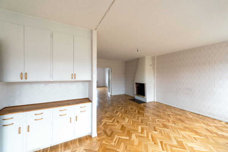 b1cc63dd9b2d4f918a044e48c9a3915e