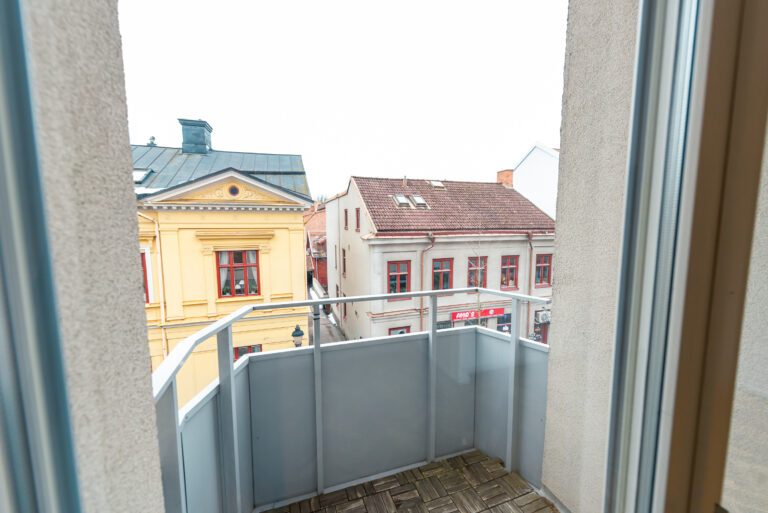 d8cf17fb182f46f590b99df6750b76d3